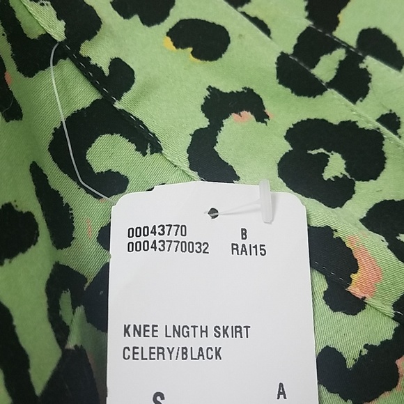 NWOT Forever 21 Knee Length Animal Print Skirt - Picture 5 of 8